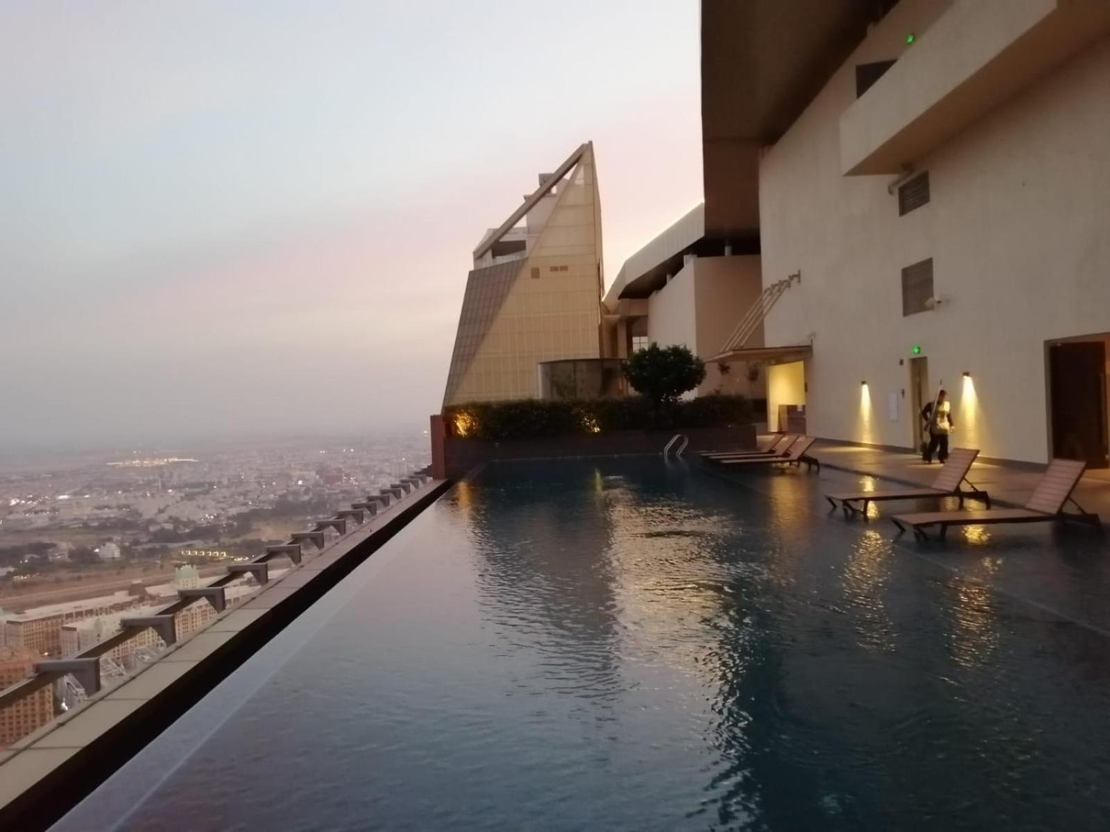 Impian II - The Peak Residence Phnom Penh Exteriör bild